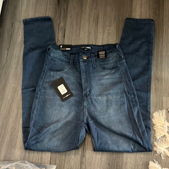 Fashion Nova Jeans👖✨👖✨ CURVY SKINNY - Picture 1 of 7